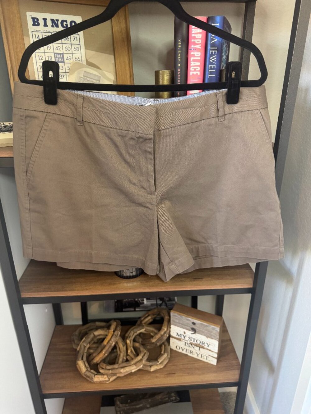 Land' N Sea Mocha Twill Shorts w/Front Slant & Back Slit Pockets - Size 14